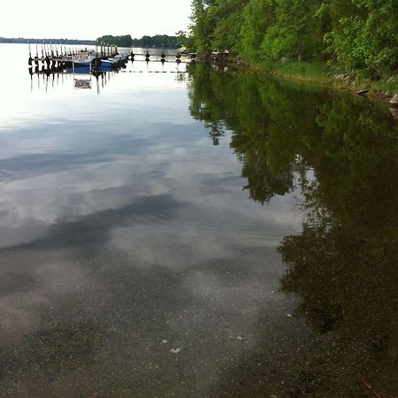 Lake Dalrymple Resort Lagoon City Екстериор снимка