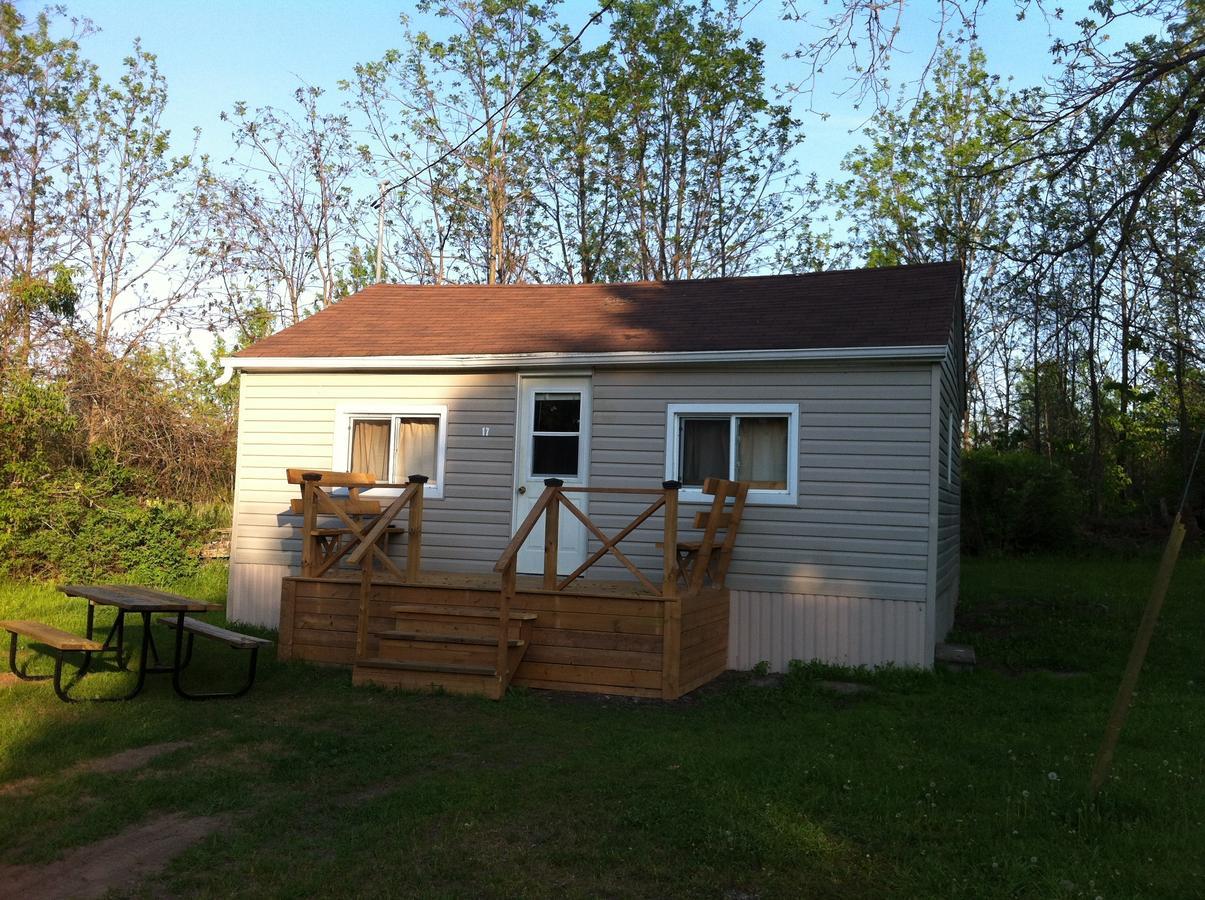 Lake Dalrymple Resort Lagoon City Стая снимка