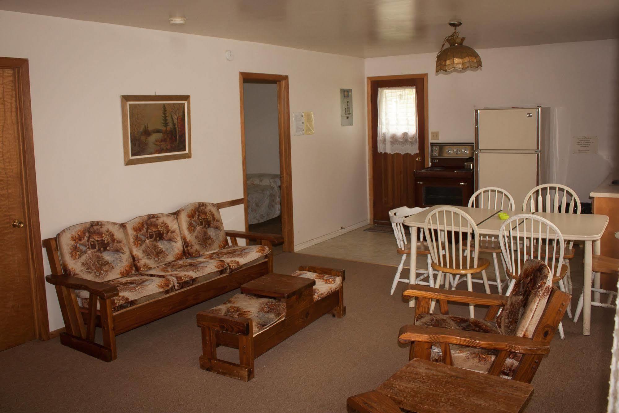 Lake Dalrymple Resort Lagoon City Екстериор снимка