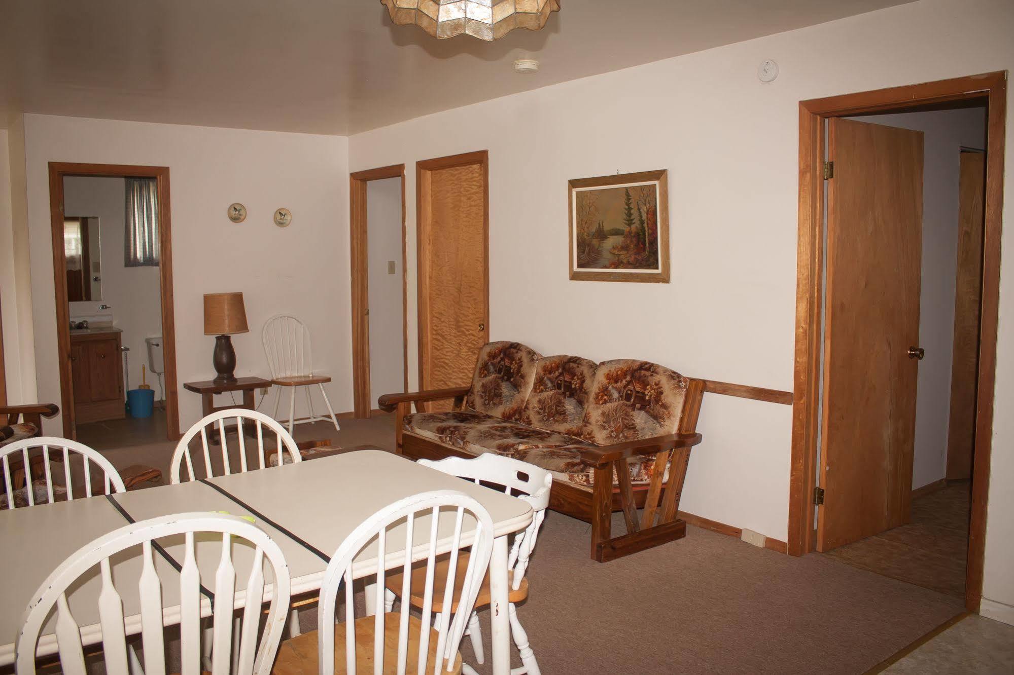 Lake Dalrymple Resort Lagoon City Екстериор снимка