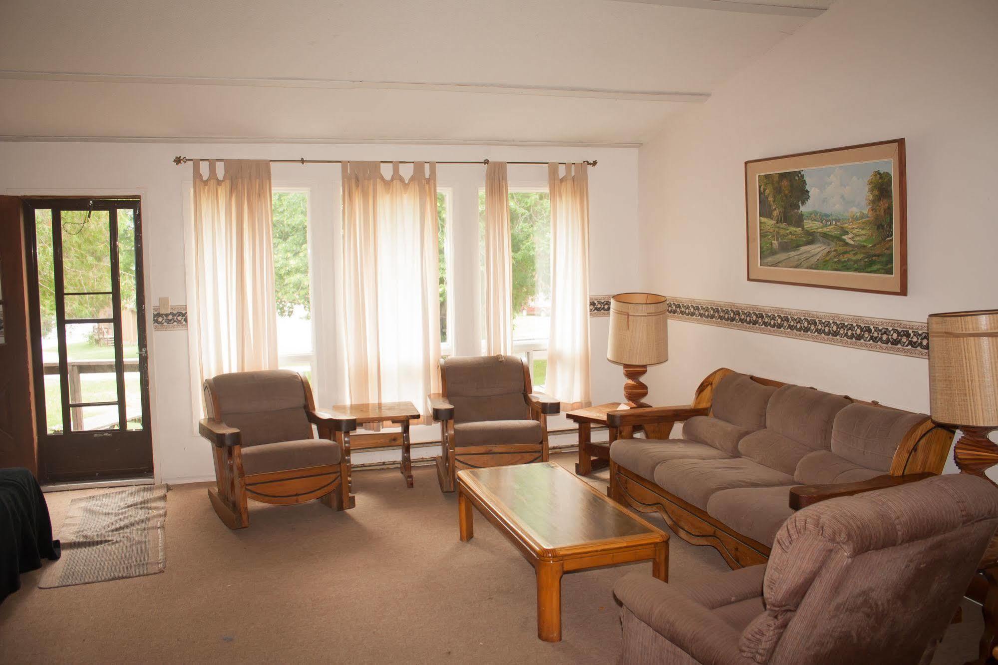 Lake Dalrymple Resort Lagoon City Екстериор снимка
