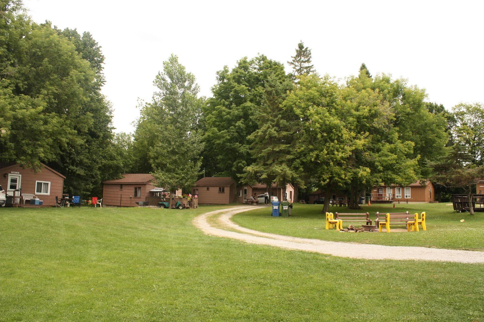Lake Dalrymple Resort Lagoon City Екстериор снимка