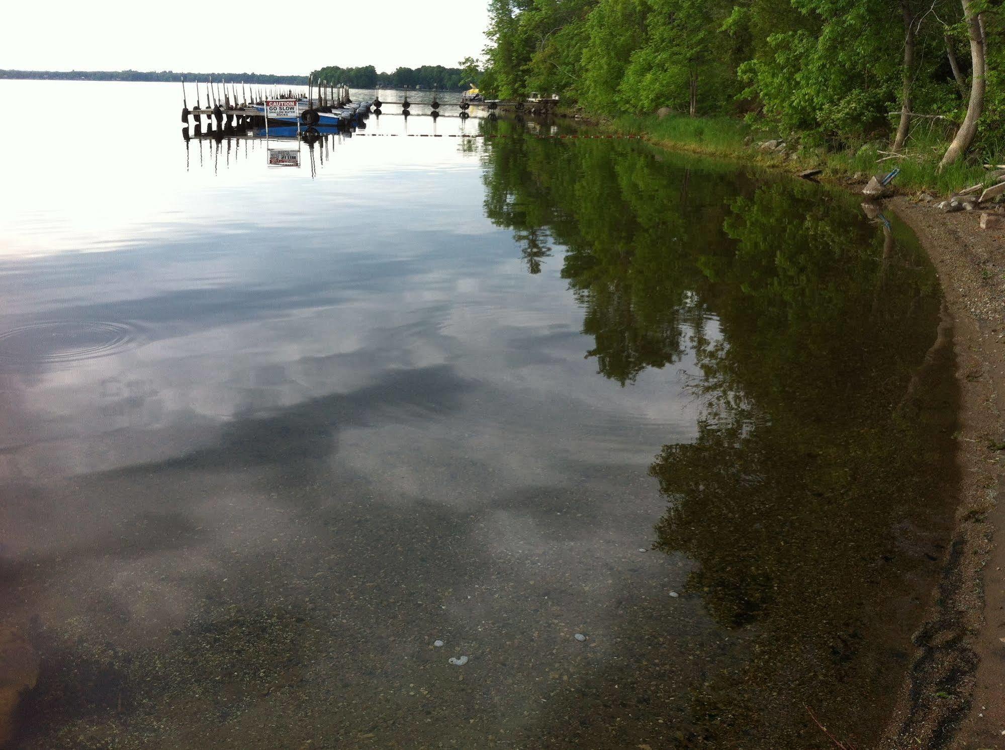 Lake Dalrymple Resort Lagoon City Екстериор снимка