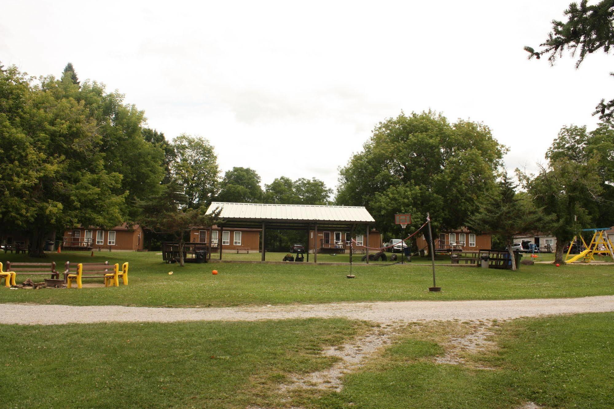 Lake Dalrymple Resort Lagoon City Екстериор снимка