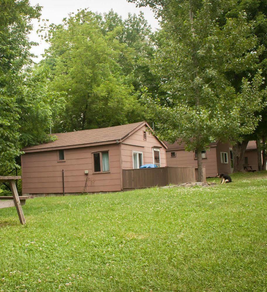 Lake Dalrymple Resort Lagoon City Екстериор снимка